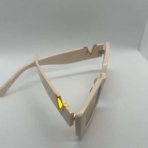 Chic Oversized Square Sunglasses - Creamy White Frame - UV Protection - New! main image 4